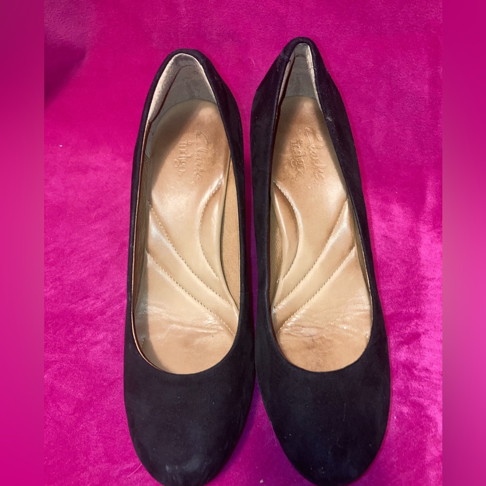 Clark’s Black Suede Pump Size 8